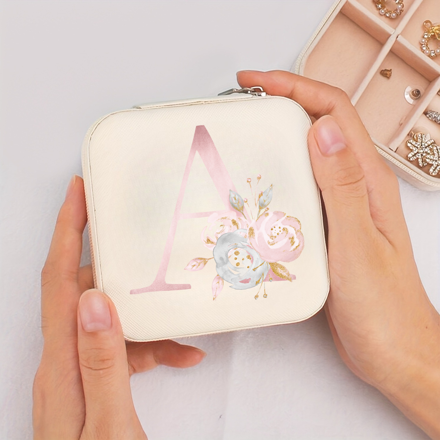 A-Z Alphabet Print Beige Trave – Event Z recenzja i cena