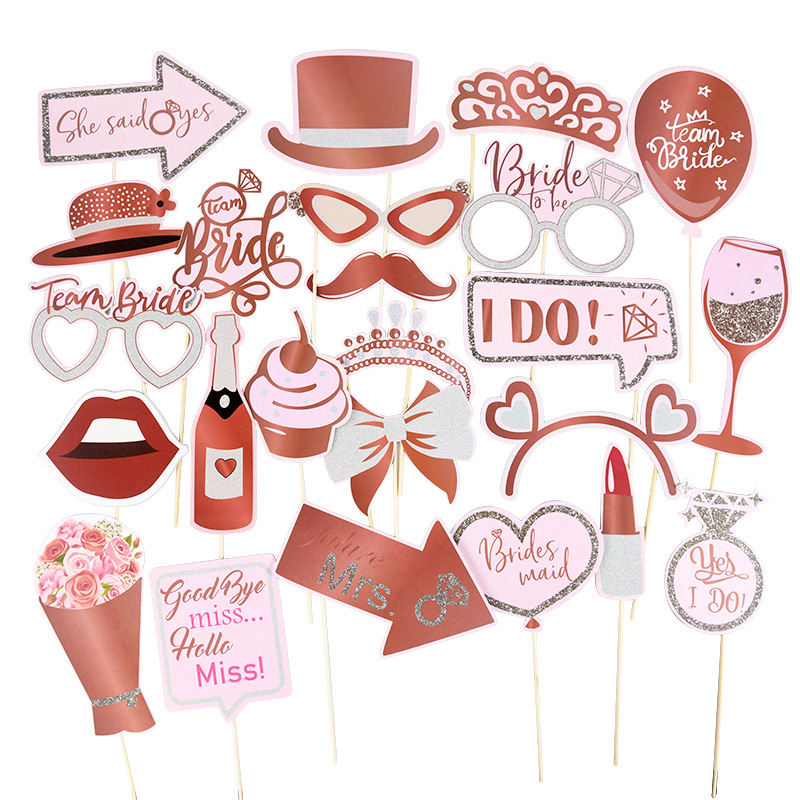 31Pcs Bachelorette Party Rose  – Photo Booth Frame recenzja i cena